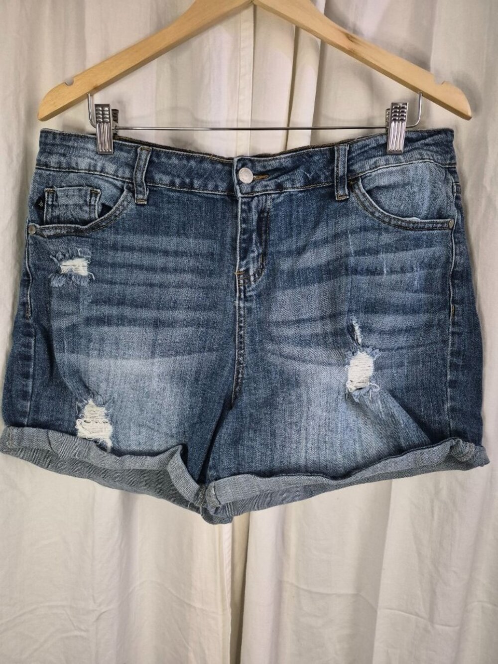 Judy Blue 1XL Blue Denim Distressed Stretch Casual Comfort Beach Travel High Ris